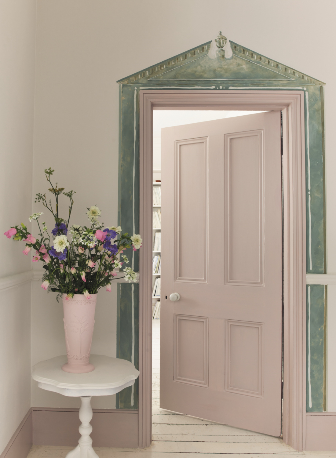 [:en]Annie-Sloan-Hallway-Wall-Paint-in-Pompadour-Satin-Paint-in-Pointe-Silk-Chalk-Paint-in-Duck-Egg-Blue-Old-White-and-Antoinette-Lifestyle-Portrait-1100[:]
