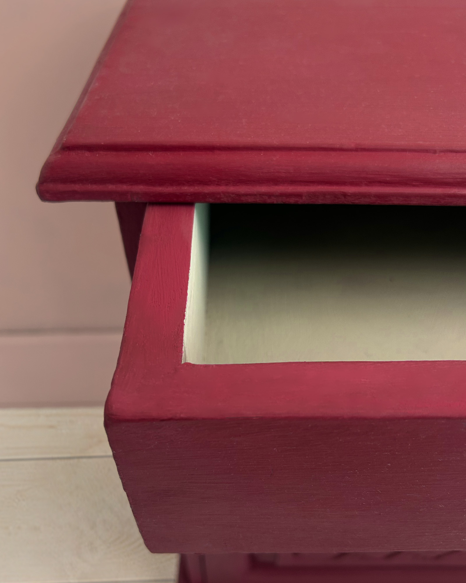 BURGUNDY - Слика 3