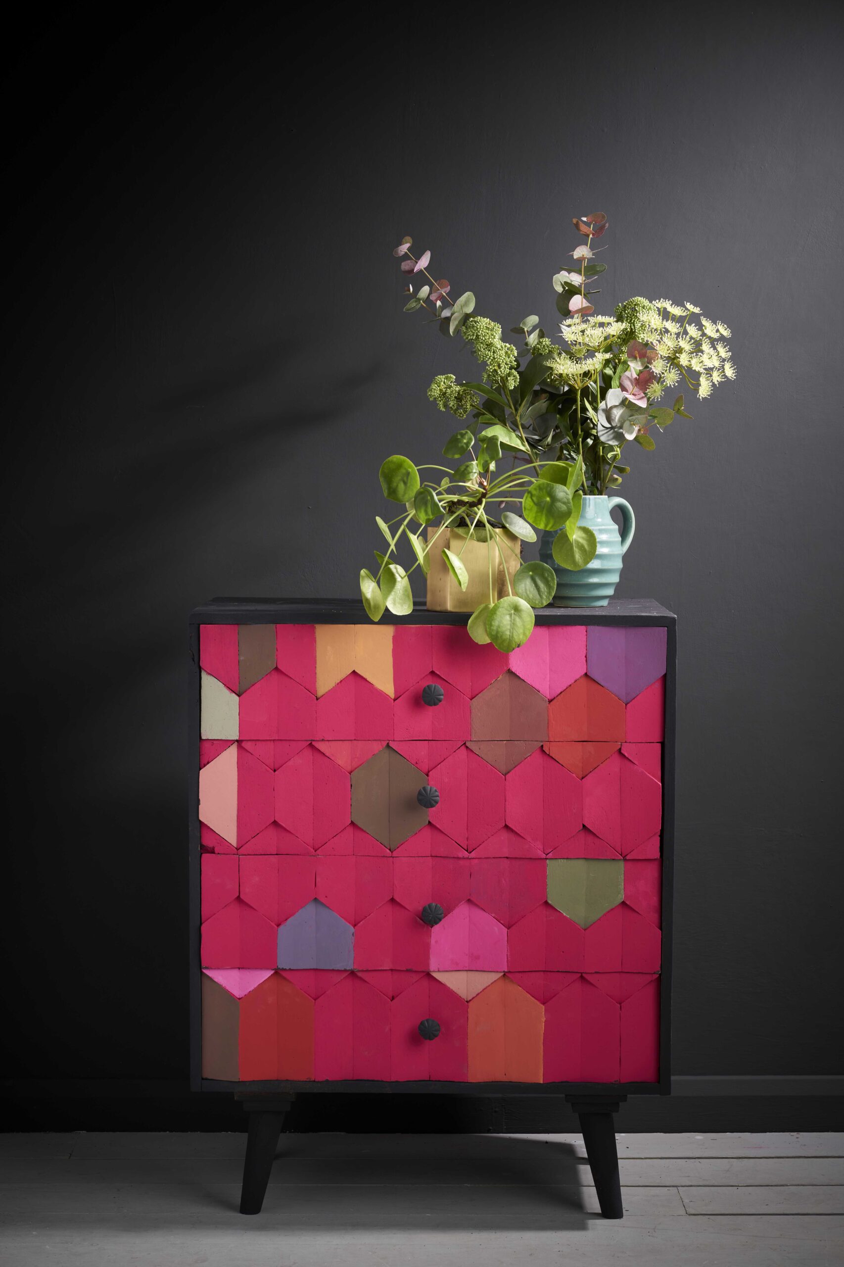 [:en]Capri-Pink-Modern-Hexagon-Geometric-Cabinet-DIGITAL-72dpi-1-scaled[:]